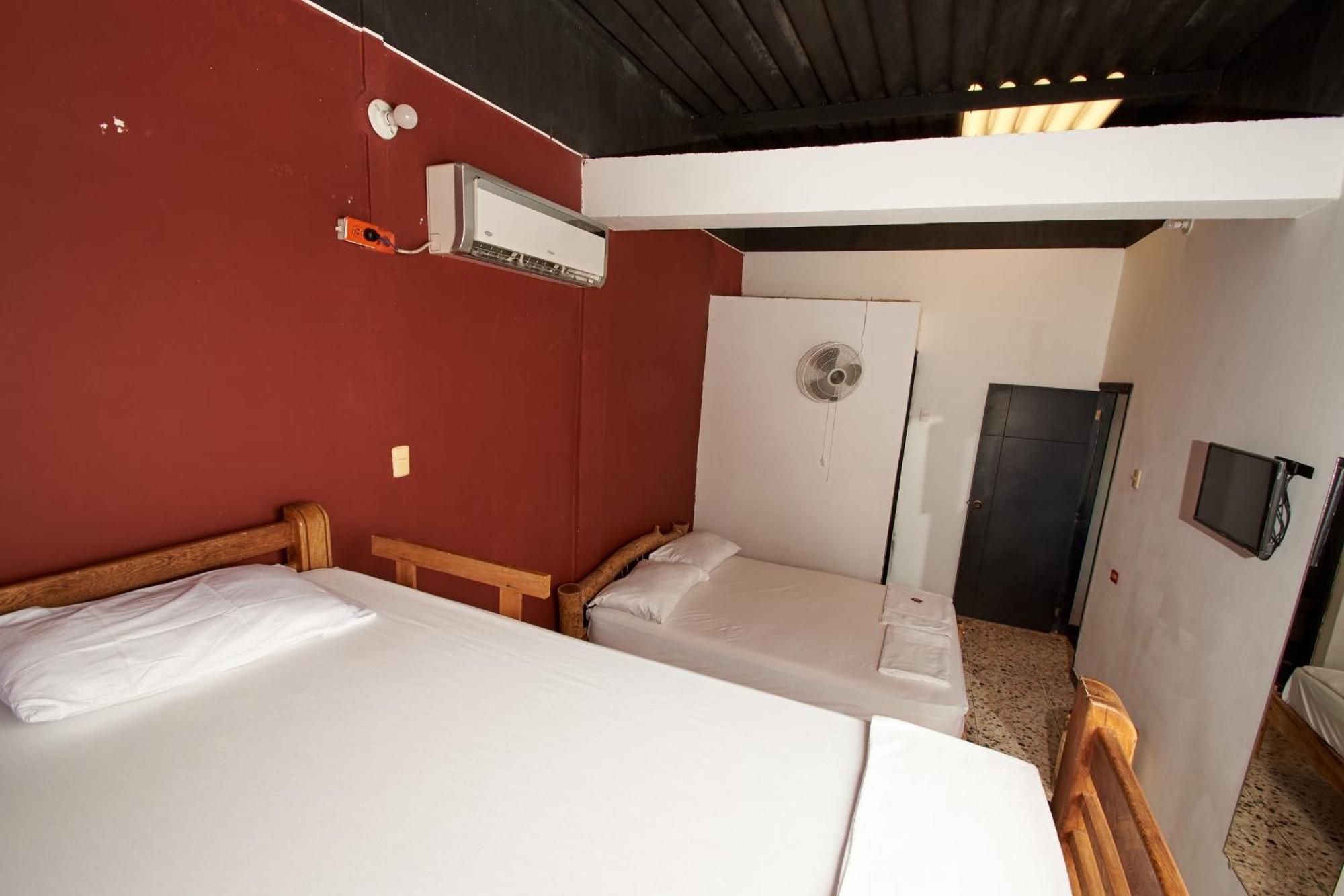 Hotel Flamencamarones Exterior photo